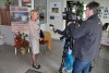 Pani dyrektor Agnieszka Orchowska udziela wywiadu lokalnej telewizji